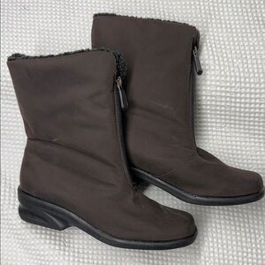 Women's Brown Toe Warmers Winter Boots - 7.5 (Made in Canada)